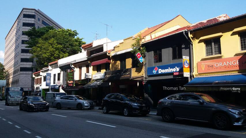 Leisurely Walk to Somerset MRT, Grand 3-BR Suite gallery image 3