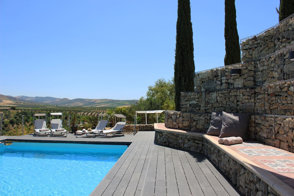 Pool & Shade Bench