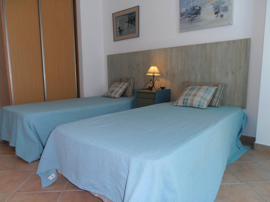 Quarto com duas camas