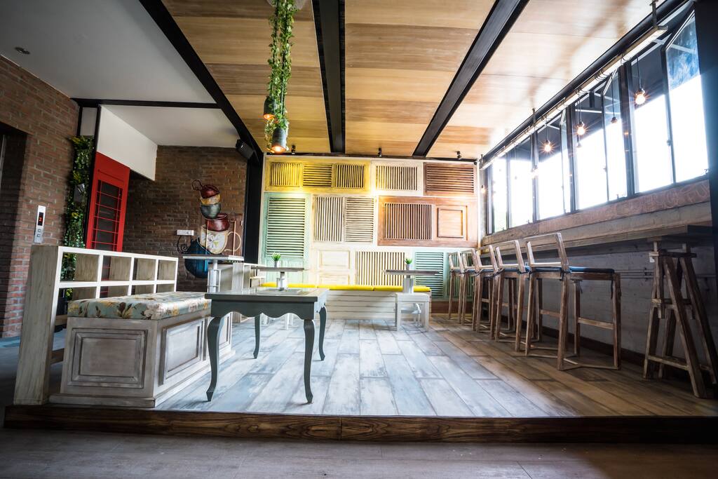 2nd Floor Cafe
