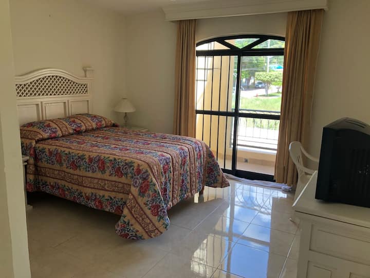 CAMERA DA LETTO PRINCIPALE CON LETTO MATRIMONIALE