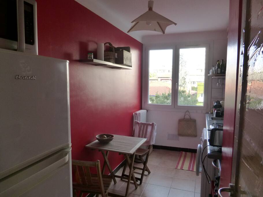 cuisine avec possibilité d'y préparer son petit-déjeuner, vaisselle pretée