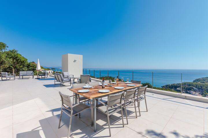 Splendide villa moderne avec spectaculaire vue mer gallery image 5