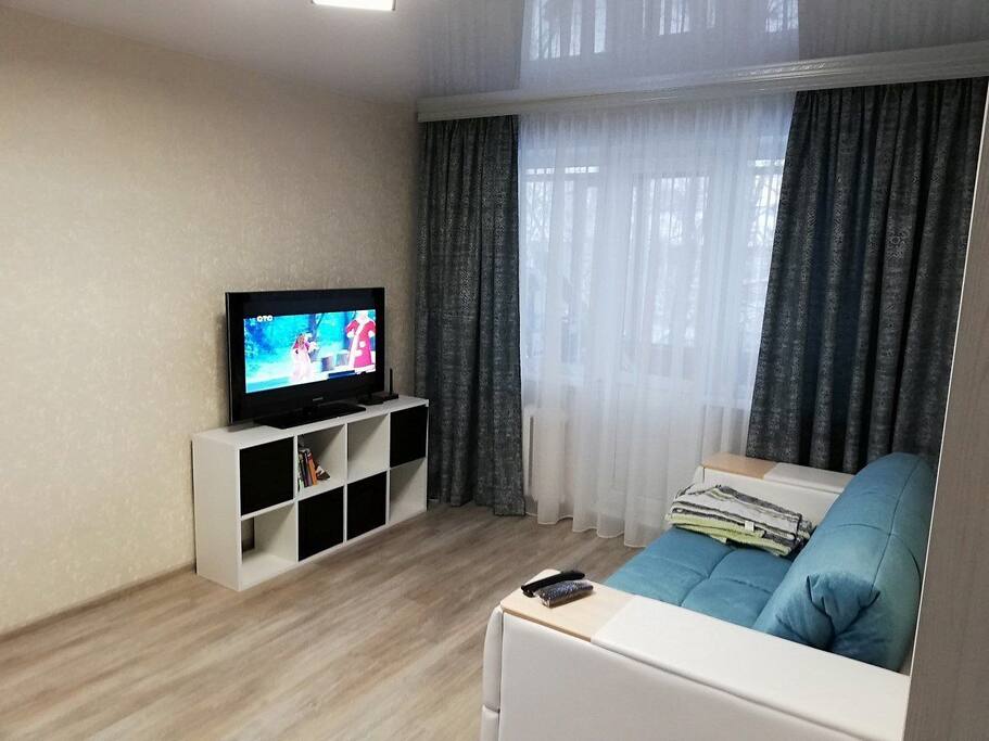 спальня после ремонта без мебели. обычный ремонт в квартире. мира 66 оренбург. снять однокомнатную квартиру в хрущевке. простая однокомнатная квартира.