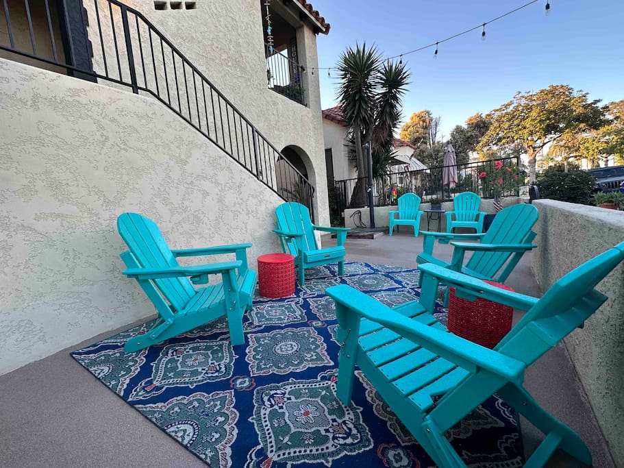 Family Getaway, steps to the Beach, Bay and 2nd st