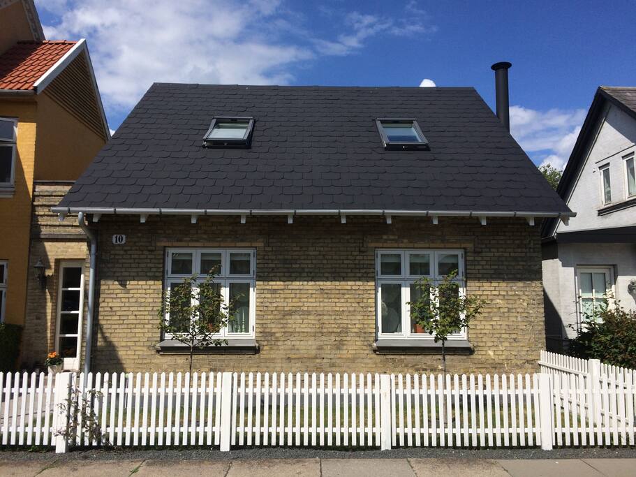 Huset set fra vejen