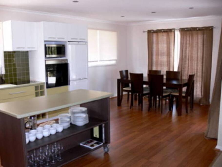 The dining table can be extended to cater for your guests.