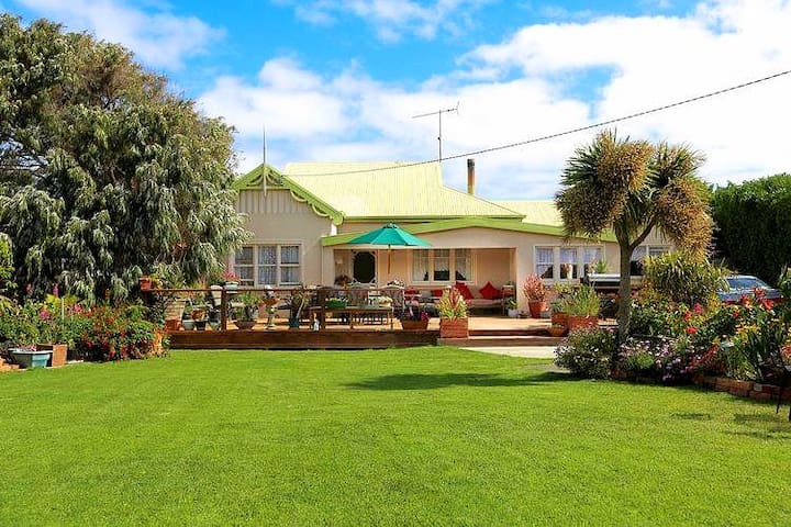 Green Ponds Guest House & Suite (Both : Group)