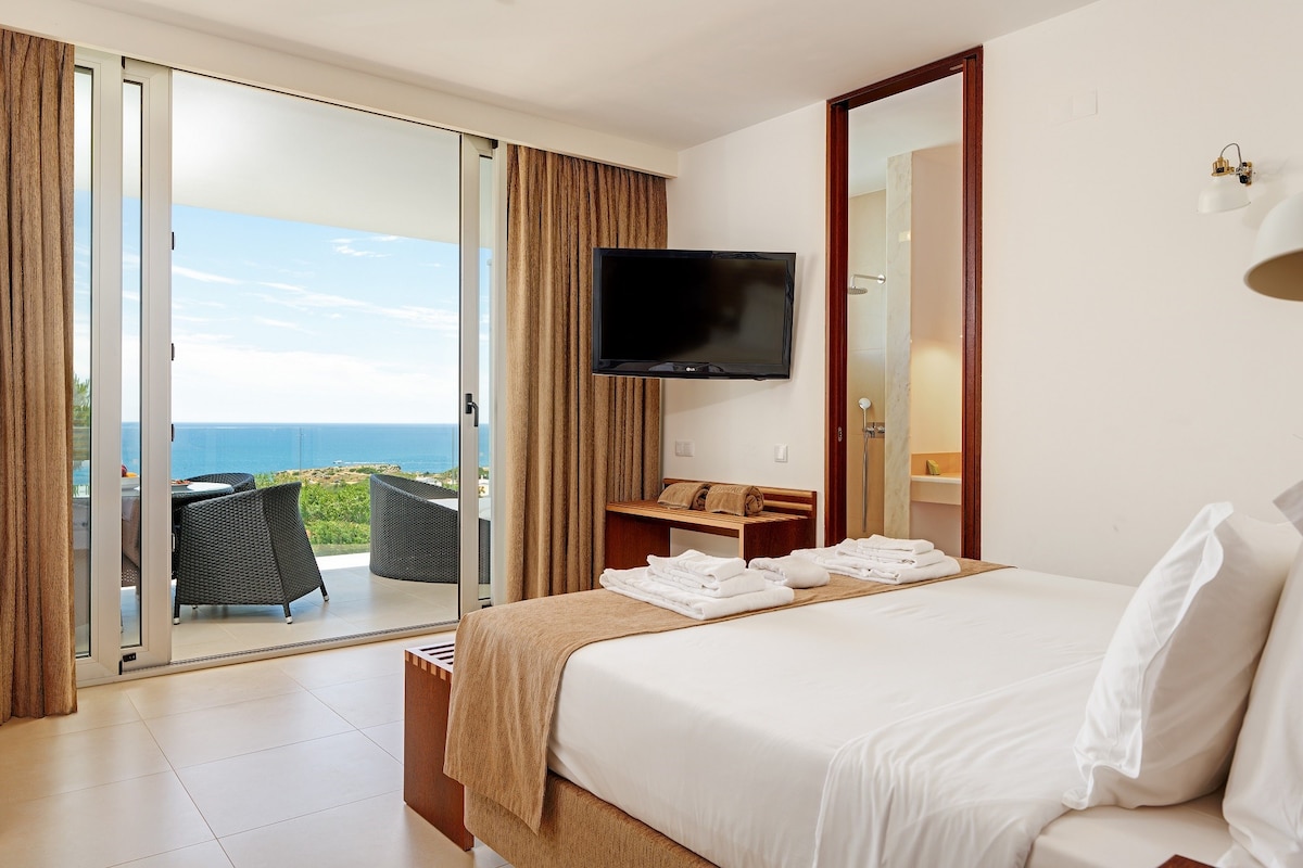 Gorgeous Villa 800m from the Beach | Private Pool 5