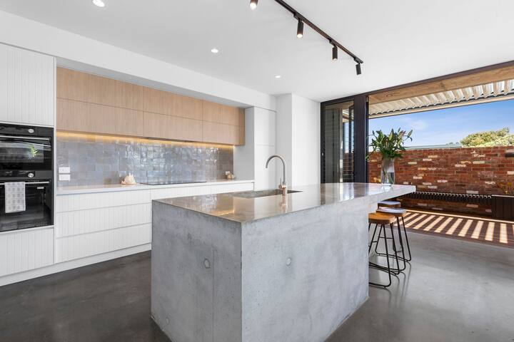 The Concrete Beach Pad! -pool and spa gallery image 5