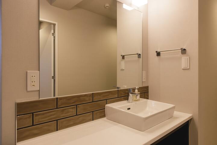 8名宿泊可！大井町駅徒歩5分/おしゃれなホテルでパーティーや女子会を！ gallery image 5