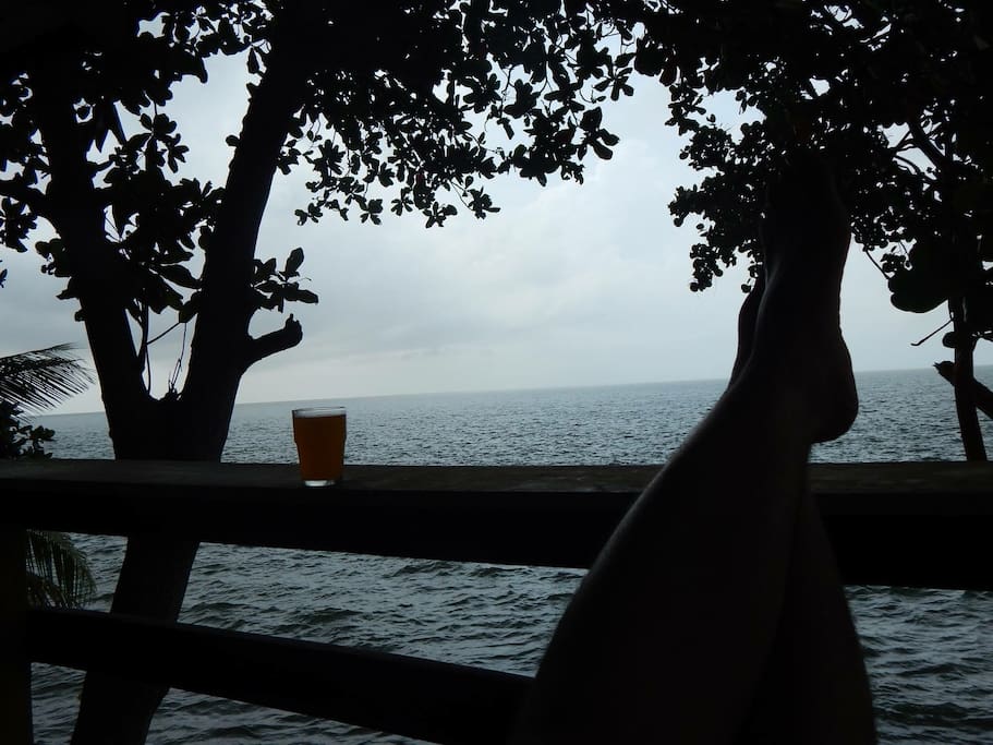 Balcón con vista al mar.
