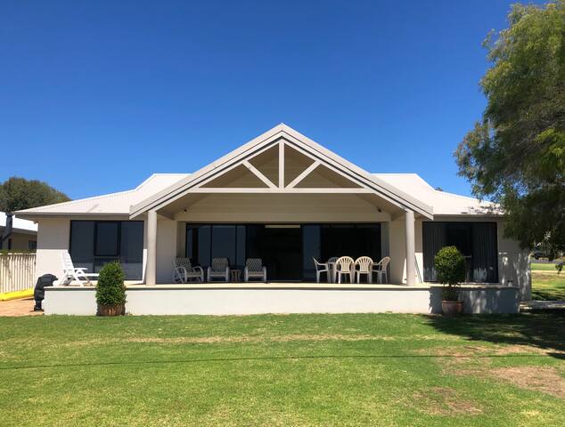 Dunsborough Clubhouse on the Beachfront gallery image 3