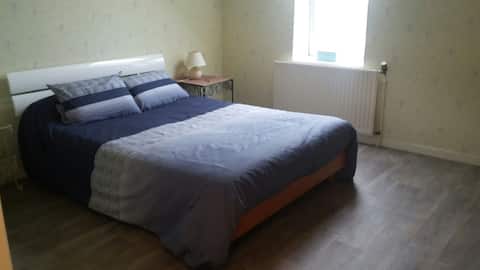 Chambre dans maison en lotissement Vern Sur Seiche