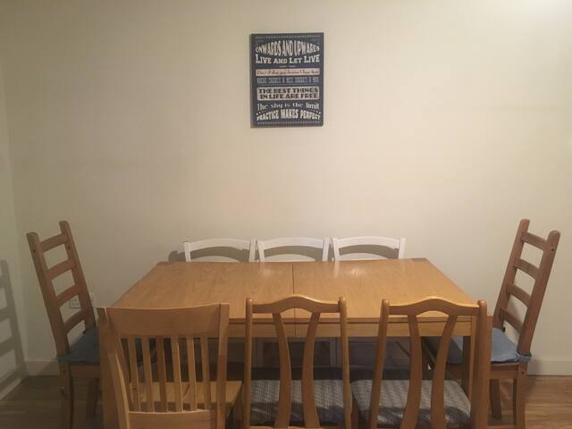 Large 3 Bed City Centre-TV NetflixWIFI-GroundFloor