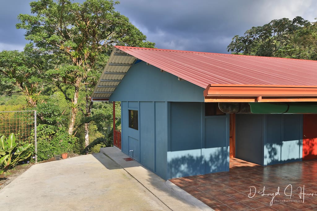 Drive right up to the house and park under cover on tile, right next to your door.
