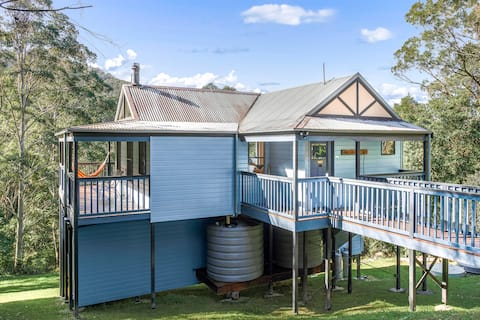 Khan Cottage: views and birdsong
