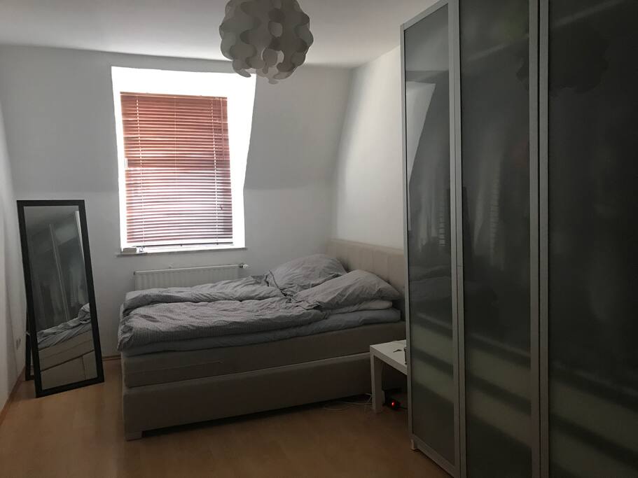 Bed room