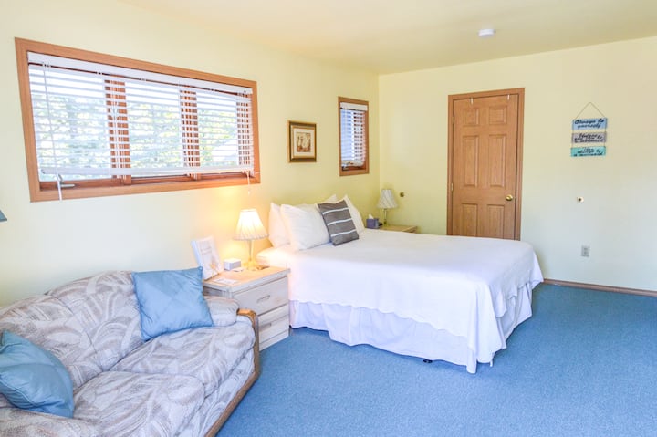 美人鱼房-一张标准双人床