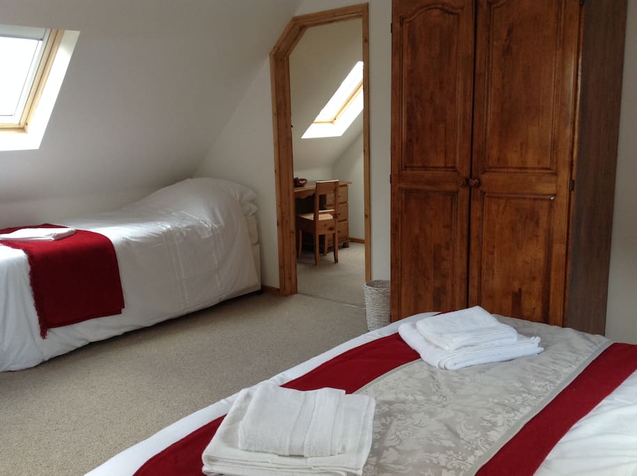 Additional single bed