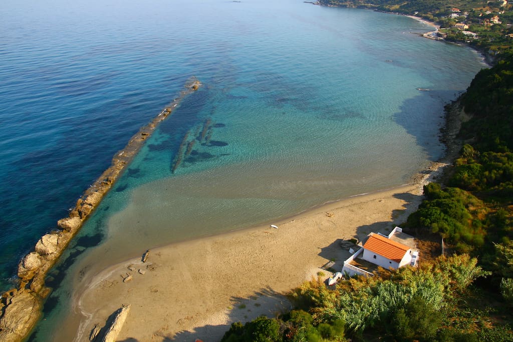 Agios Nikolas-Paramonas beach