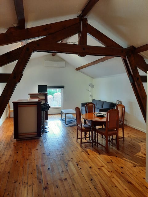 independent studio near clermont