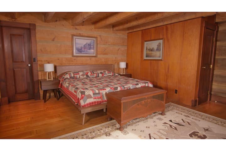 Middle Bedroom downstairs