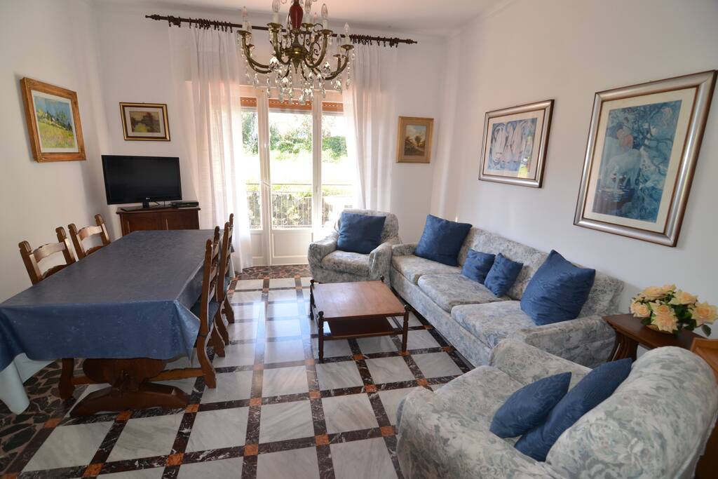 A spacious 2nd floor apartment in a contemporary condominium with a very quiet location, 250 meters from the beach, easy access to the local train station. The apartment is interestingly furnished in a modern style and is light and airy.
Large open plan room with sofa, satellite TV, kitchen/dining room area. Well equipped kitchen with dishwasher. Three bedrooms (one with double bed, two with single beds), one bathroom with shower. Large terrace. The apartment was renovated recently.
