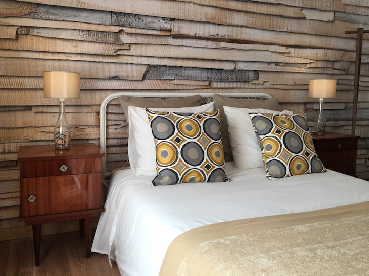 Изглед към главната спалня