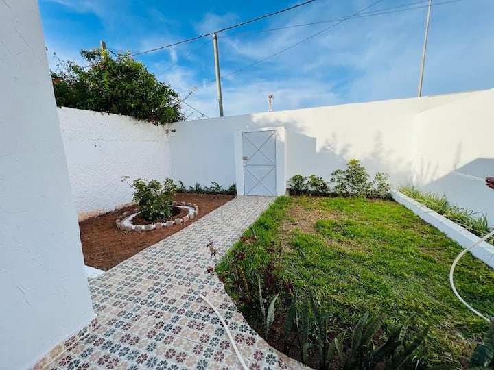 Charming small villa with garden near to the beach