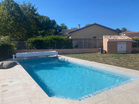House with pool near Toulouse