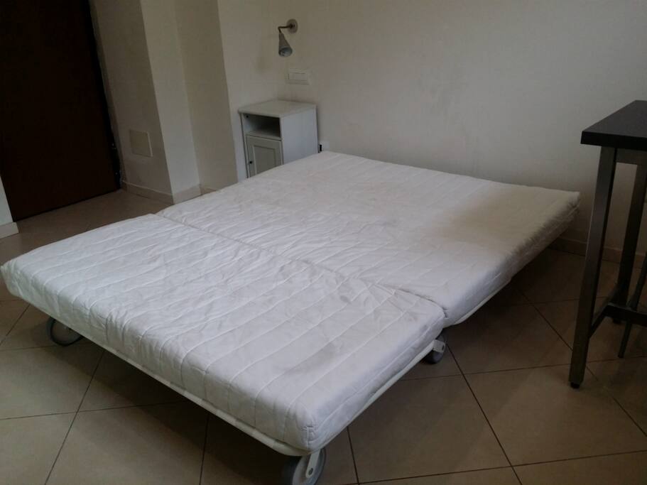 divano letto aperto