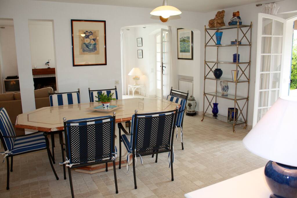 Salle à manger - Dining Room