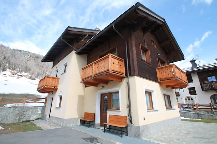 Stunning Holiday Home in Livigno near Ski Lift