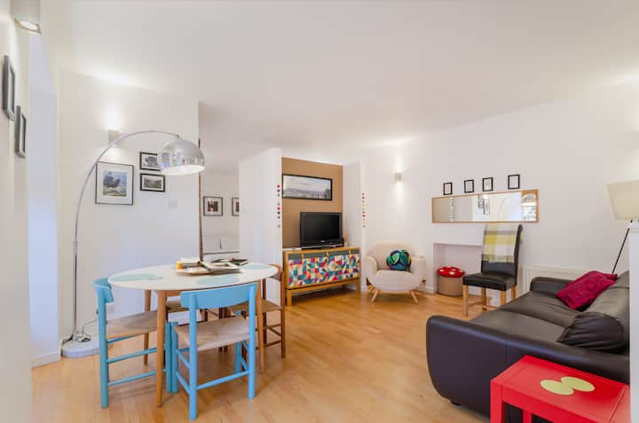 Beautiful Grassmarket Apartment - Edinburgh, UK