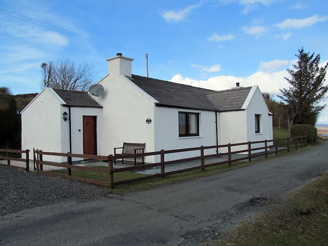 Harris Cottage - self-catering accommodation