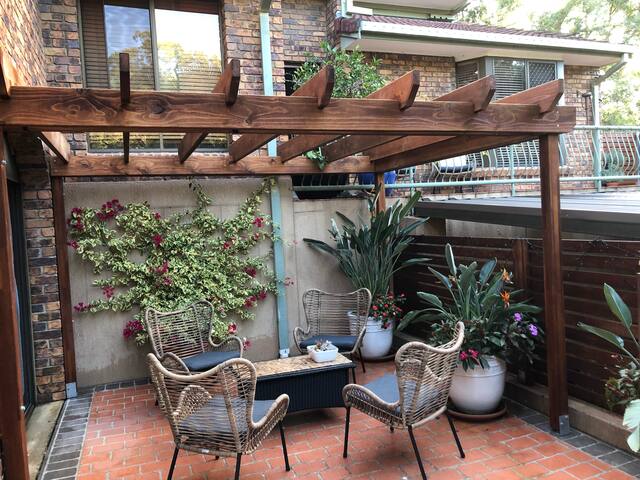 Spacious Two Bedroom Light Filled Lovely gallery image 4