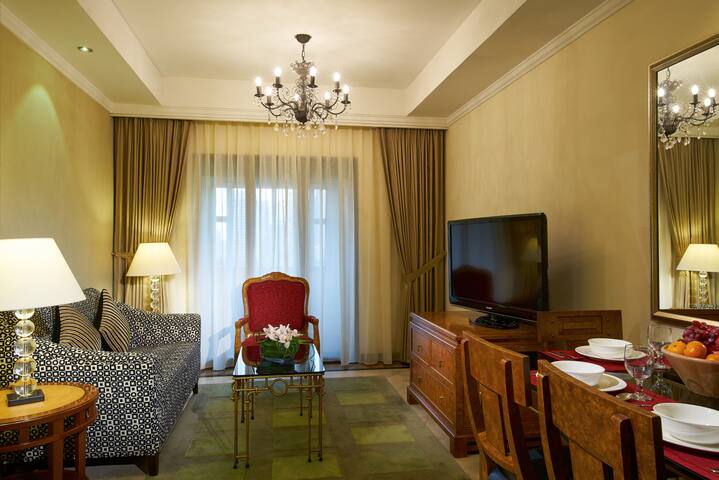 Comfy 2BR Apartment in the Heart of Orchard Road gallery image 4