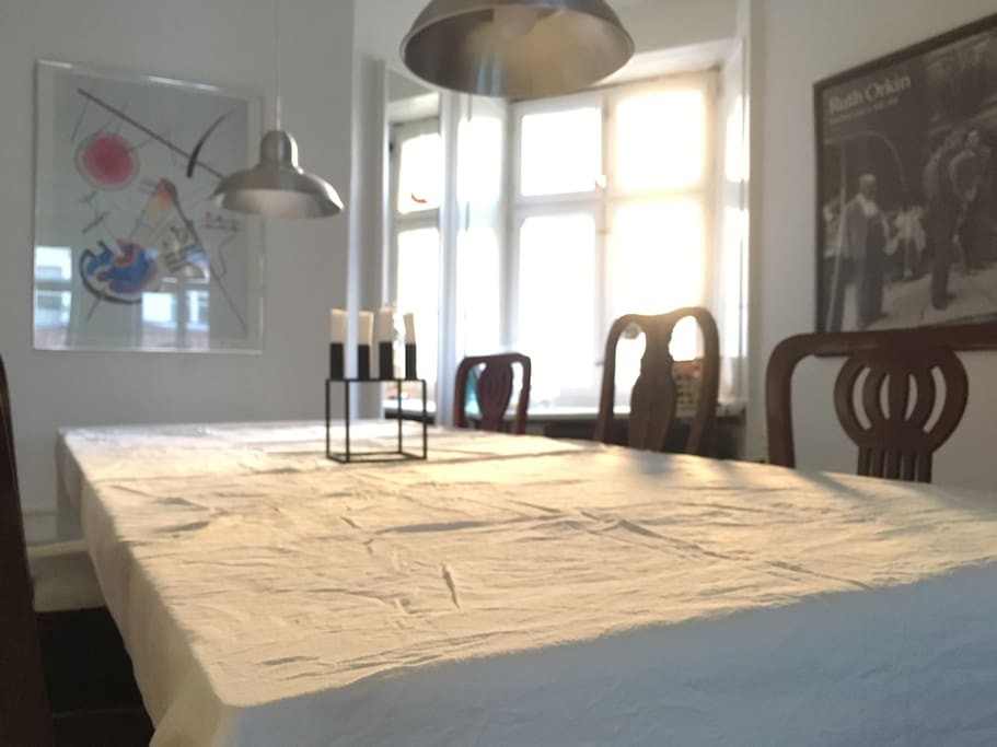 Dining room with lots space to have dinner or simply spread out all of your stuff needed for a great day in Copenhagen.