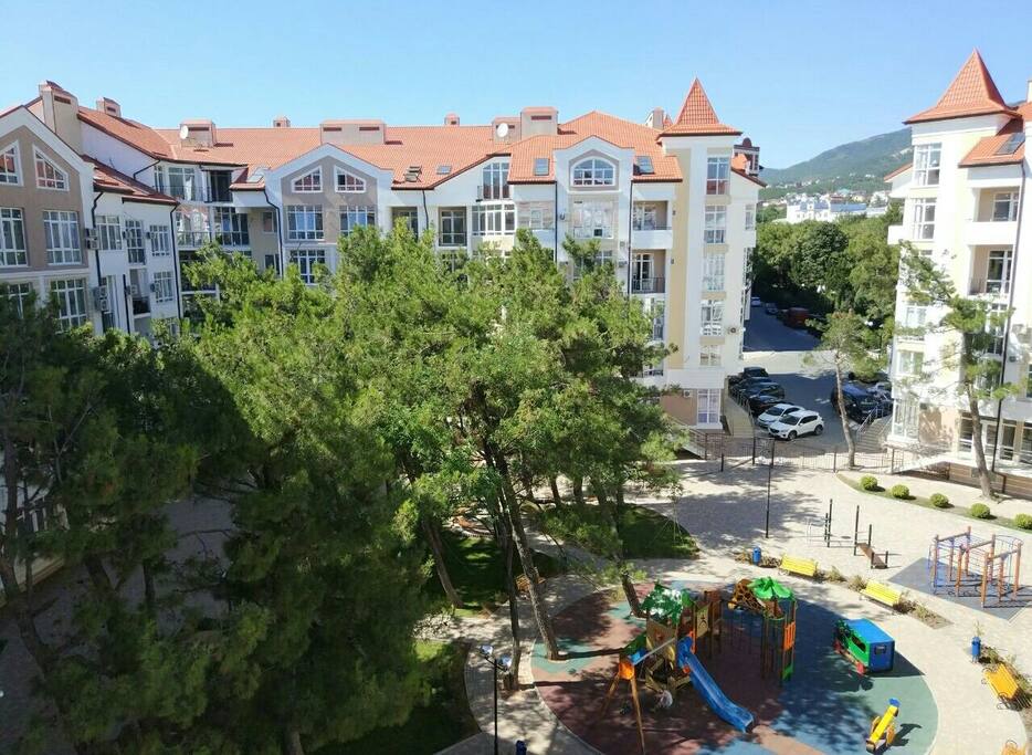 Внутренний двор БЕЗ ДОСТУПА АВТО.