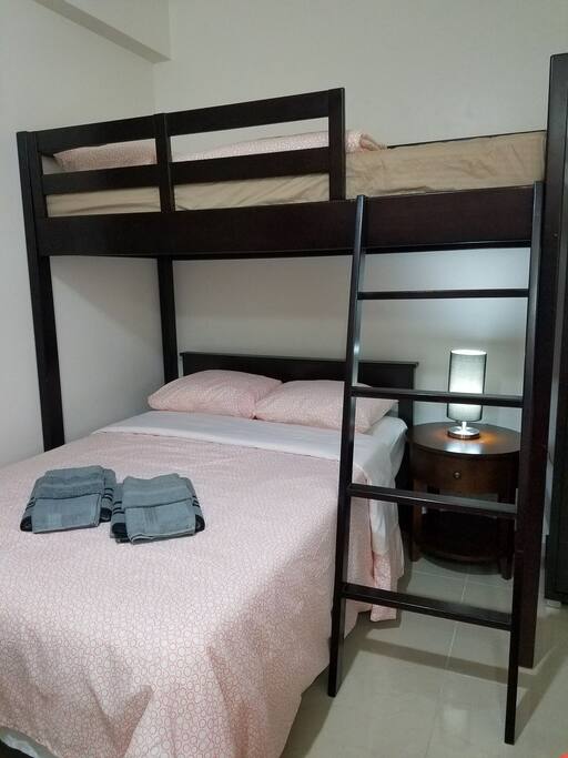 Comfortably sleeps up to 3 guests, great for a family with a grown child who can climb up the loft bed. The ladder can be taken out and place on the sidewall or under the bed.