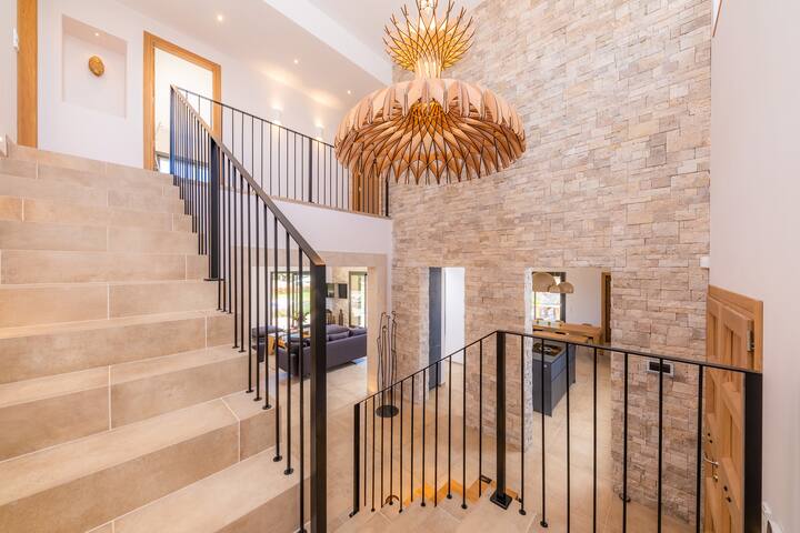 Beautiful modern Country Villa for families gallery image 2