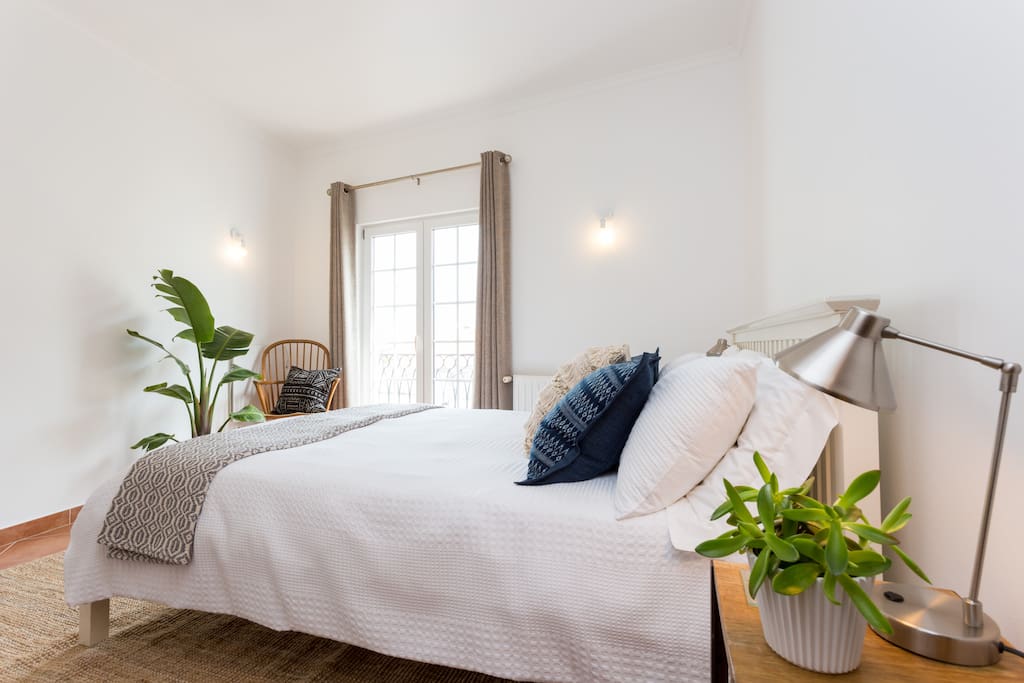 king size bedroom