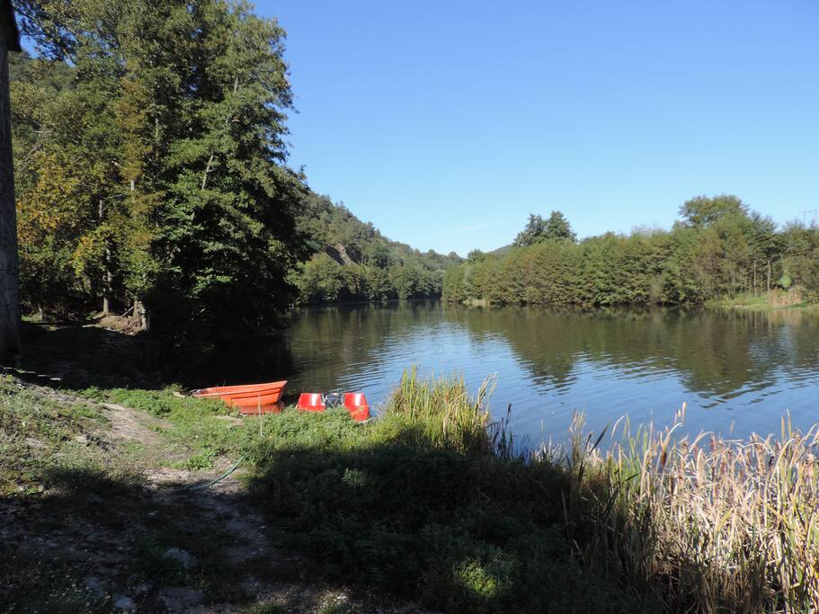 AU PIED DU MOULIN LE PEDALO