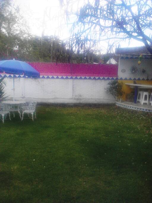 Amplio jardin