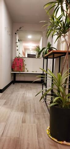 3 Flats. PH, 401, 402 gallery image 2