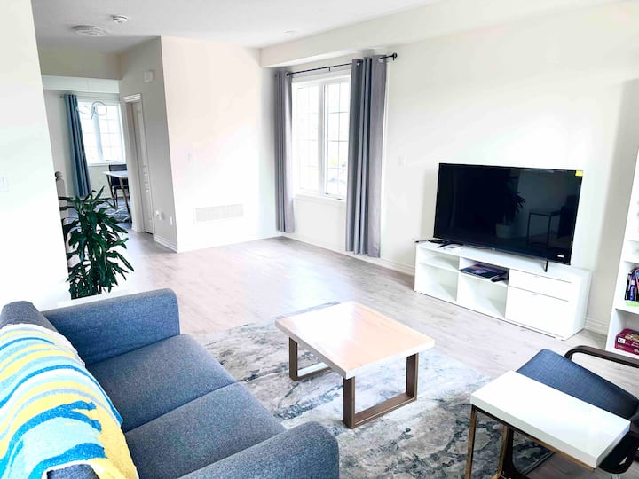 Beautiful And Spacious Private Room - Burlington