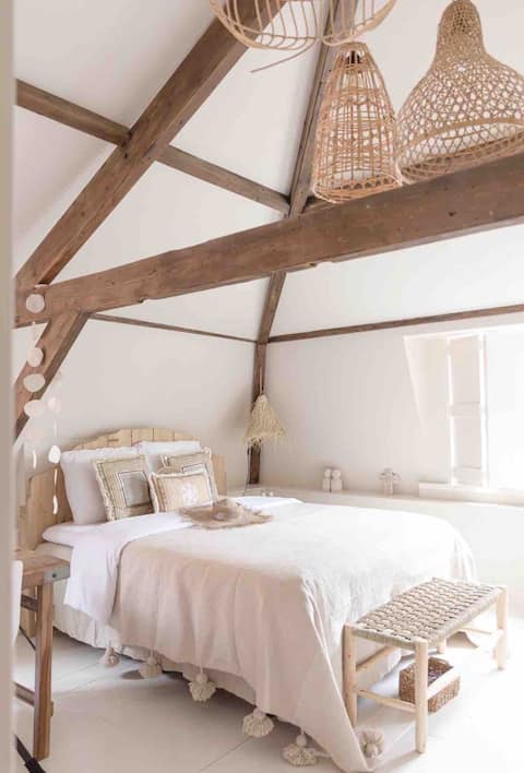 The atmosphere house by the sea, Suite Vadella