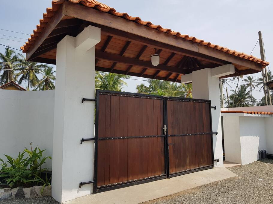 Main Entrance with 24hour Security!