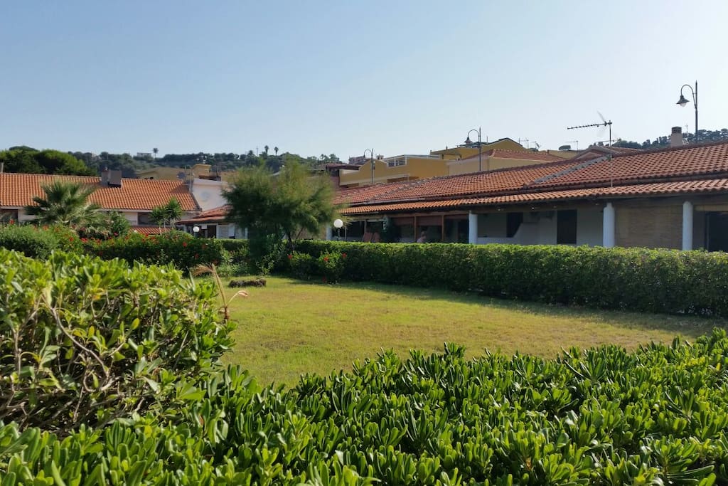 La casa vista dal giardino